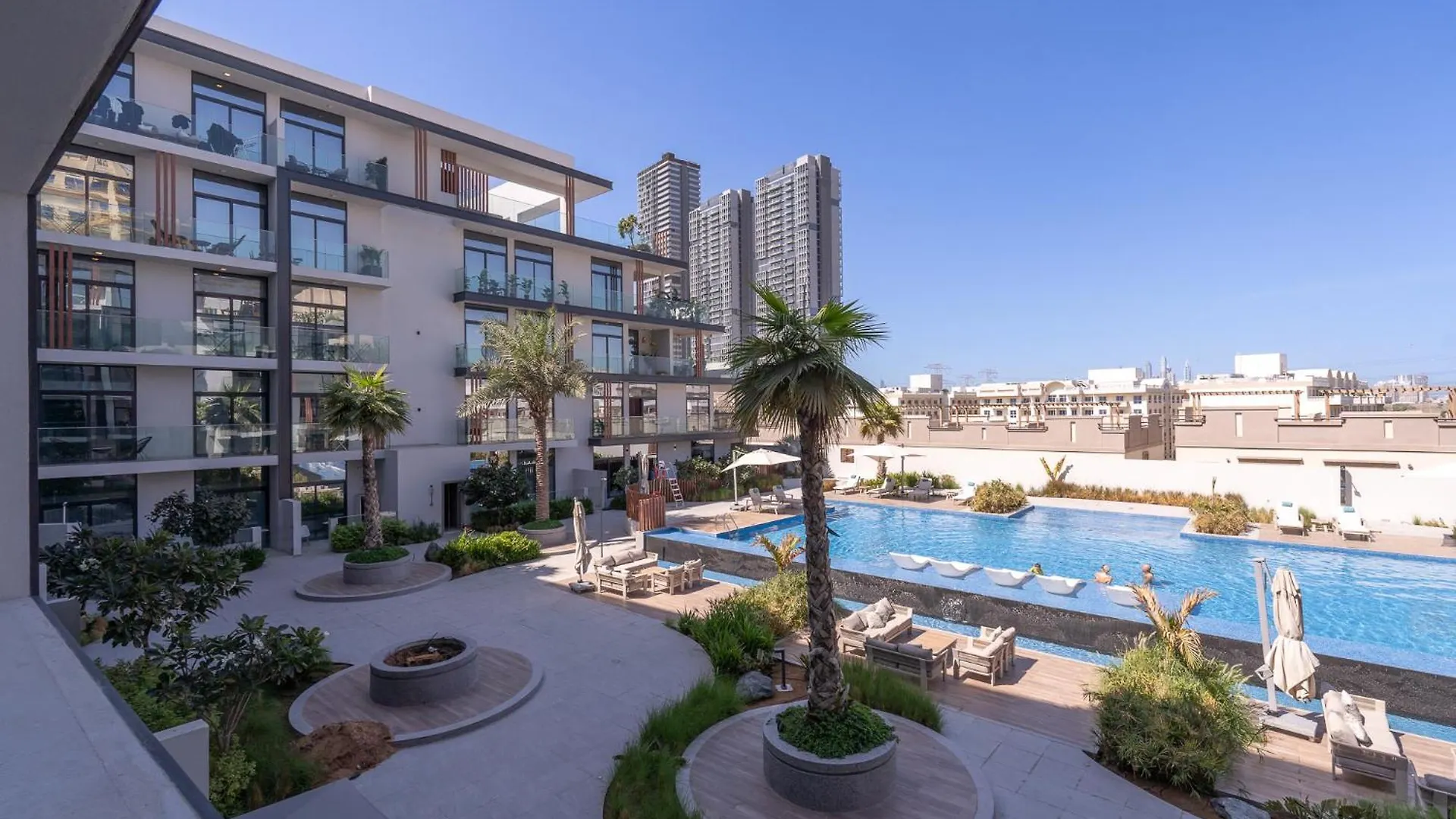 Beautiful Pool View Jvc Cozy And Stylish Czechin Apartment Dubai 0*,  United Arab Emirates